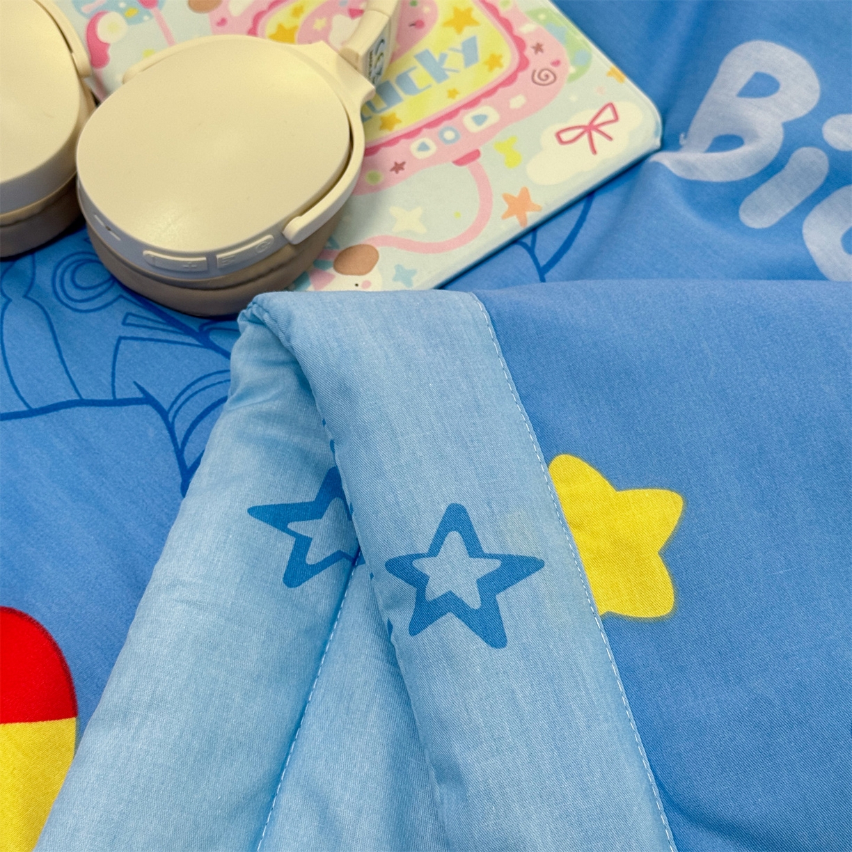 91家纺网 家纺一手货源 找家纺 名兮家居 2026新款正版授权经典奥特曼全棉夏被四件套【含防伪标】 全棉夏被-光线王子