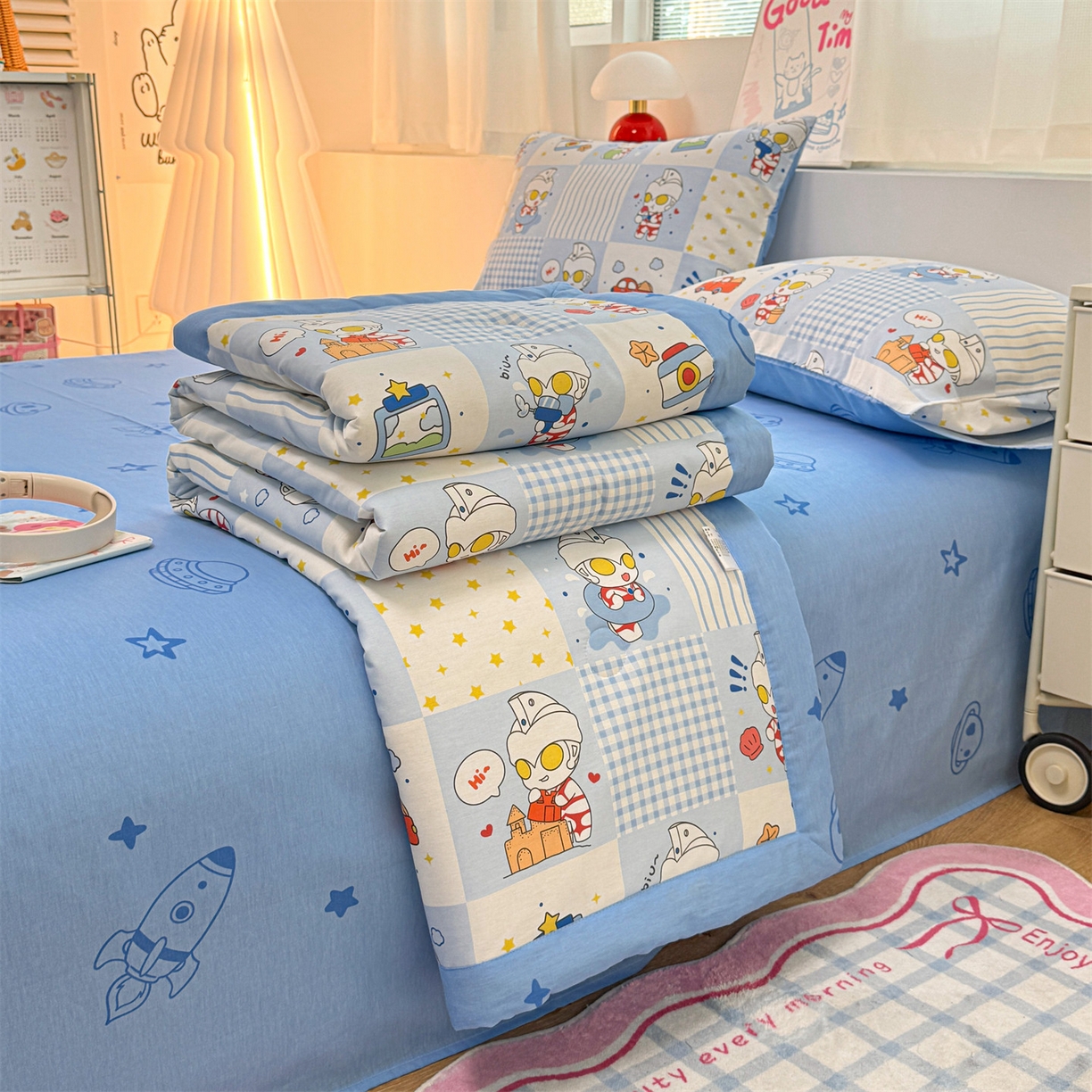 91家纺网 家纺一手货源 找家纺 名兮家居 2026新款正版授权经典奥特曼全棉夏被四件套【含防伪标】 全棉夏被-小小艾斯