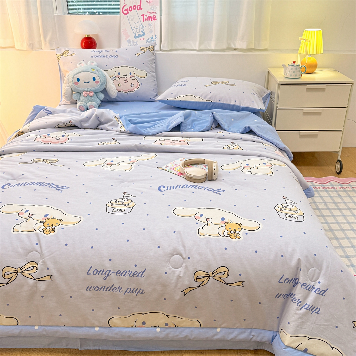 91家纺网 家纺一手货源 找家纺 名兮家居 2026新款正版授权经典奥特曼全棉夏被四件套【含防伪标】 全棉夏被-点点玉桂狗