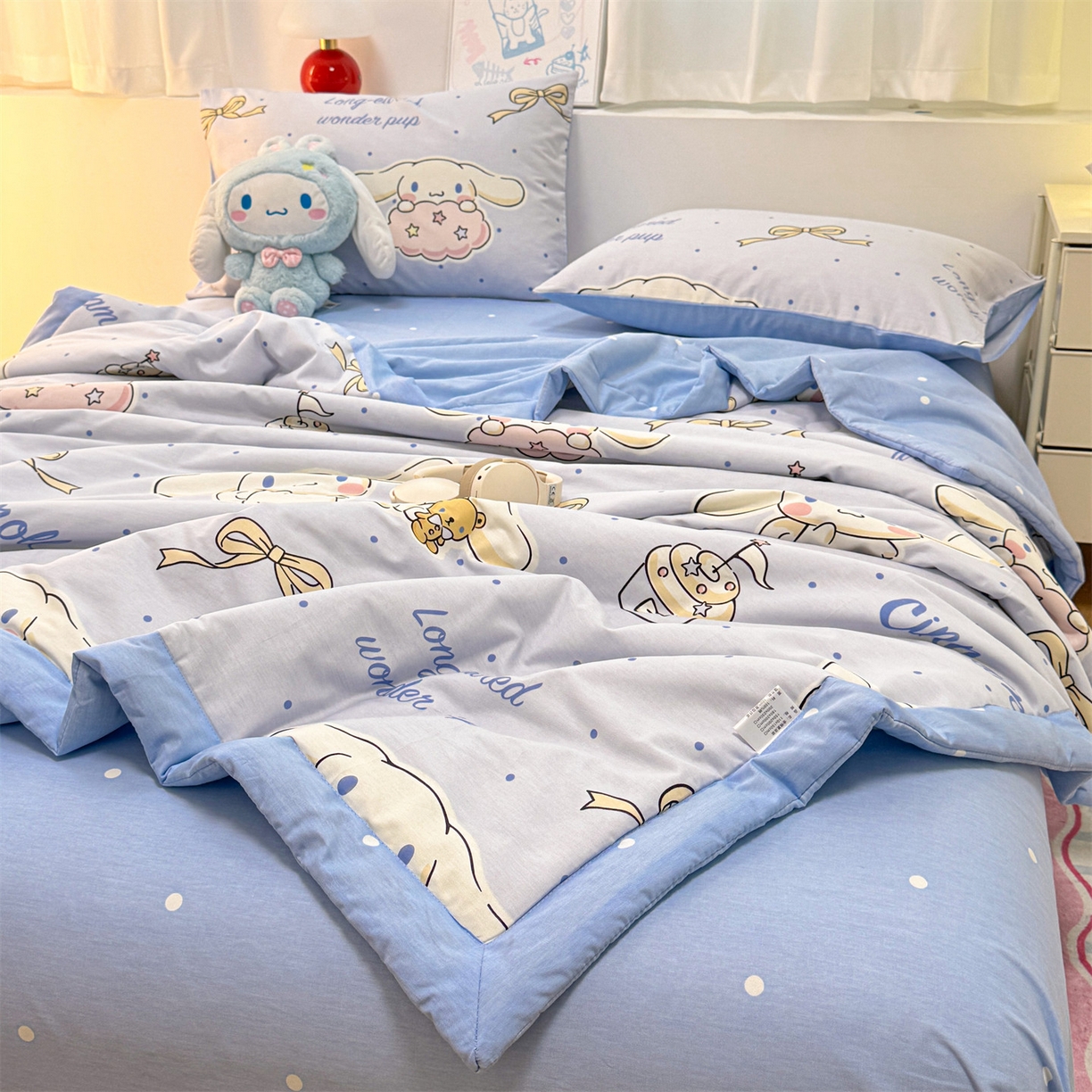 91家纺网 家纺一手货源 找家纺 名兮家居 2026新款正版授权经典奥特曼全棉夏被四件套【含防伪标】 全棉夏被-点点玉桂狗