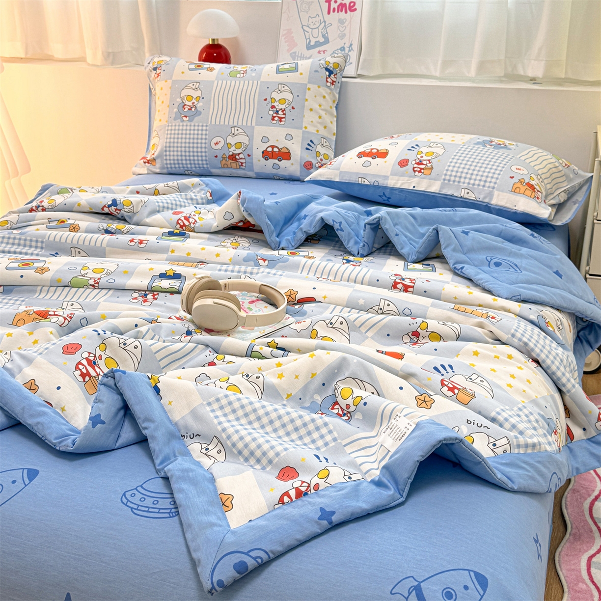 91家纺网 家纺一手货源 找家纺 名兮家居 2026新款正版授权经典奥特曼全棉夏被四件套【含防伪标】 全棉夏被-小小艾斯
