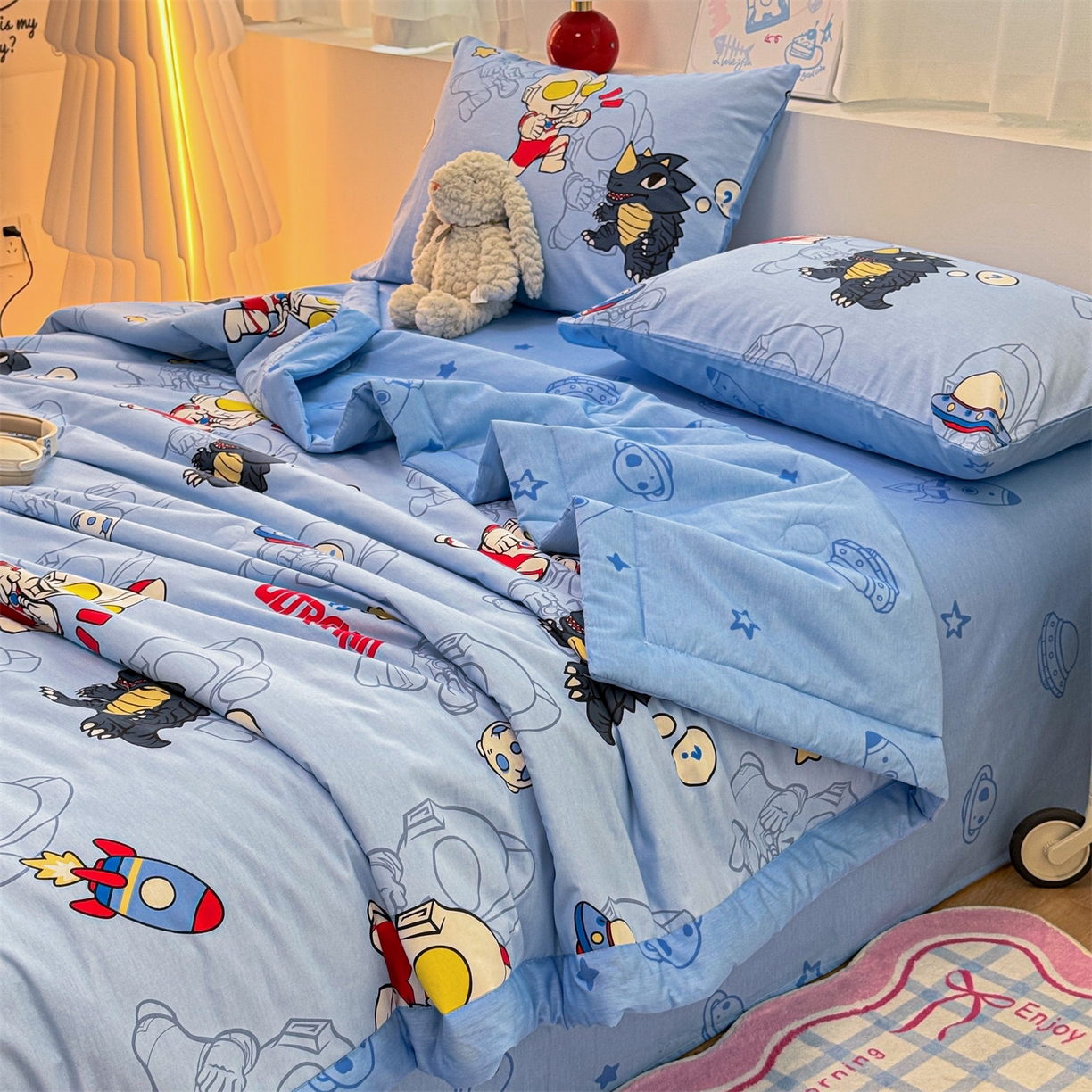 91家纺网 家纺一手货源 找家纺 名兮家居 2026新款正版授权经典奥特曼全棉夏被四件套【含防伪标】 全棉夏被-奥特勇士