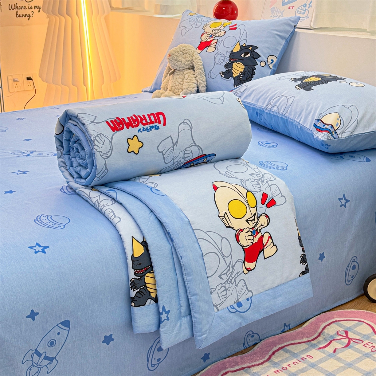 91家纺网 家纺一手货源 找家纺 名兮家居 2026新款正版授权经典奥特曼全棉夏被四件套【含防伪标】 全棉夏被-奥特勇士