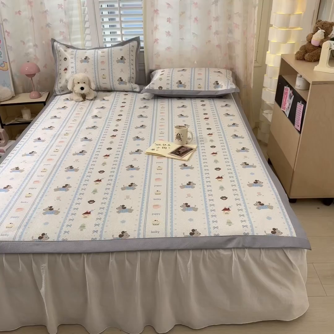 91家纺网 家纺一手货源 找家纺 川悦生活 2026新款时尚数码印花冰藤席 小狗兜兜