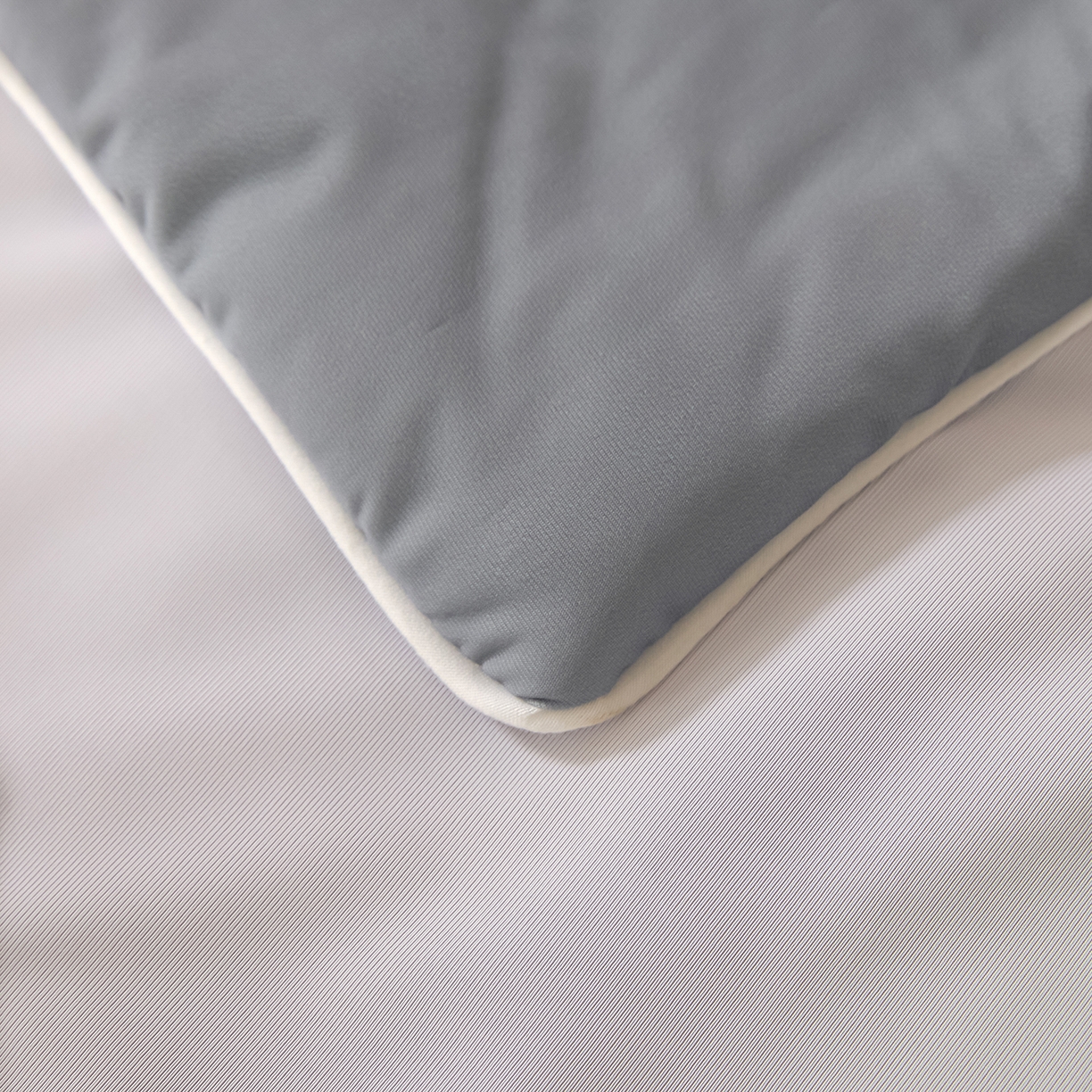 91家纺网 家纺一手货源 找家纺 寐眠 2026新款凉感纯色双拼夏被夏凉被空调被-风格二 暮灰静凉