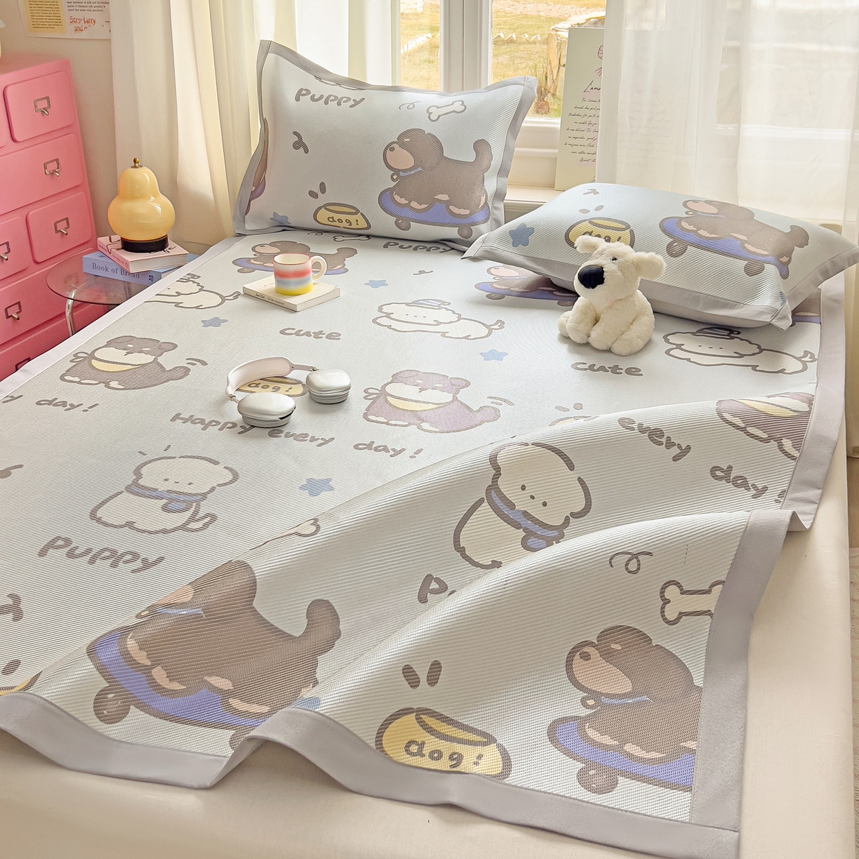 91家纺网 家纺一手货源 找家纺 川悦生活 2026新款时尚数码印花冰藤席 小狗运动会