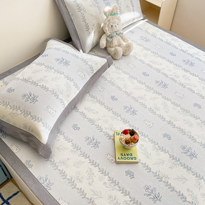 91家纺网 家纺一手货源 找家纺 川悦生活 2026新款时尚数码印花冰藤席 小兔叶香