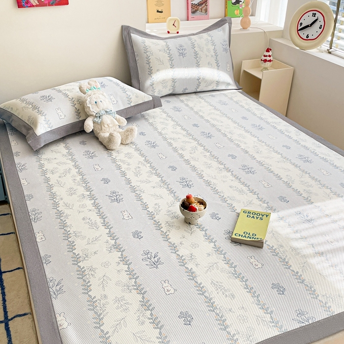 91家纺网 家纺一手货源 找家纺 川悦生活 2026新款时尚数码印花冰藤席 小兔叶香