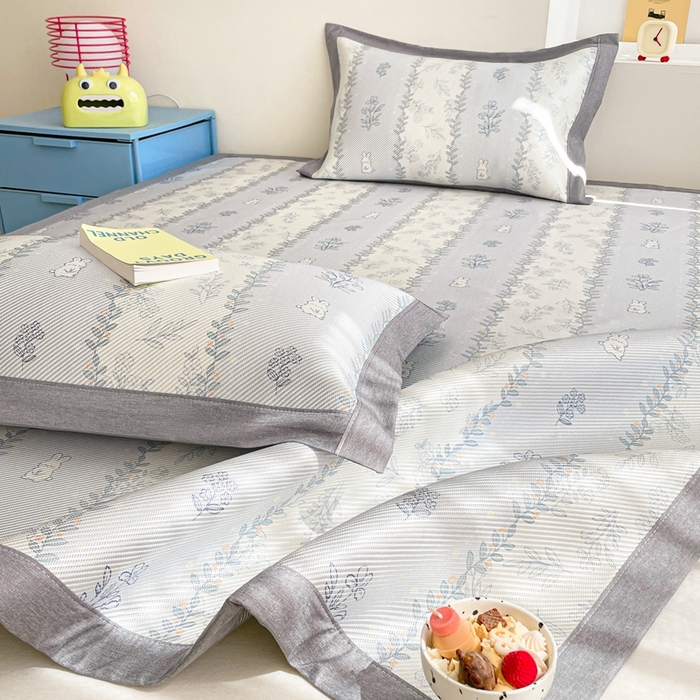 91家纺网 家纺一手货源 找家纺 川悦生活 2026新款时尚数码印花冰藤席 小兔叶香