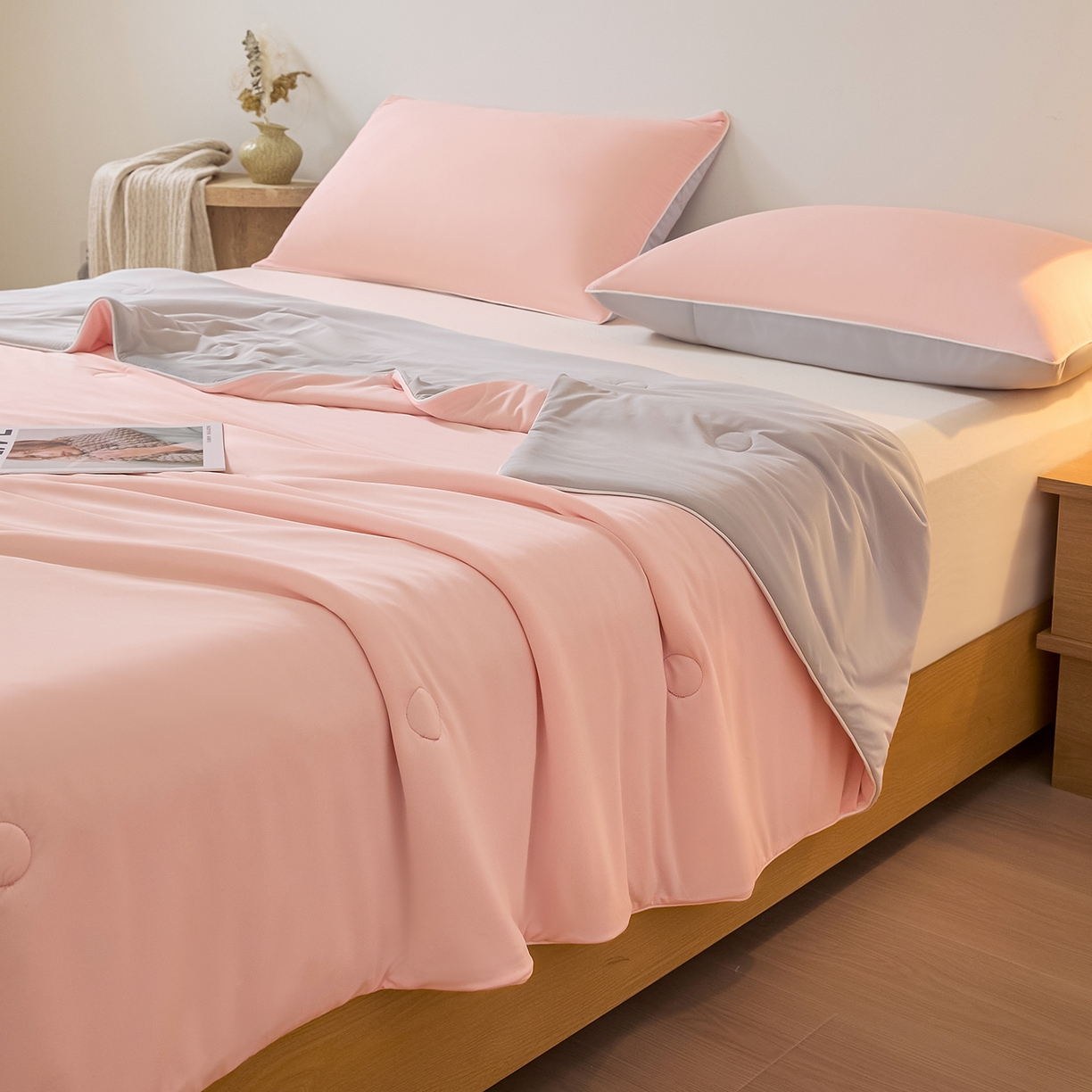 91家纺网 家纺一手货源 找家纺 寐眠 2026新款凉感纯色双拼夏被夏凉被空调被-风格二 桃桃凉夏