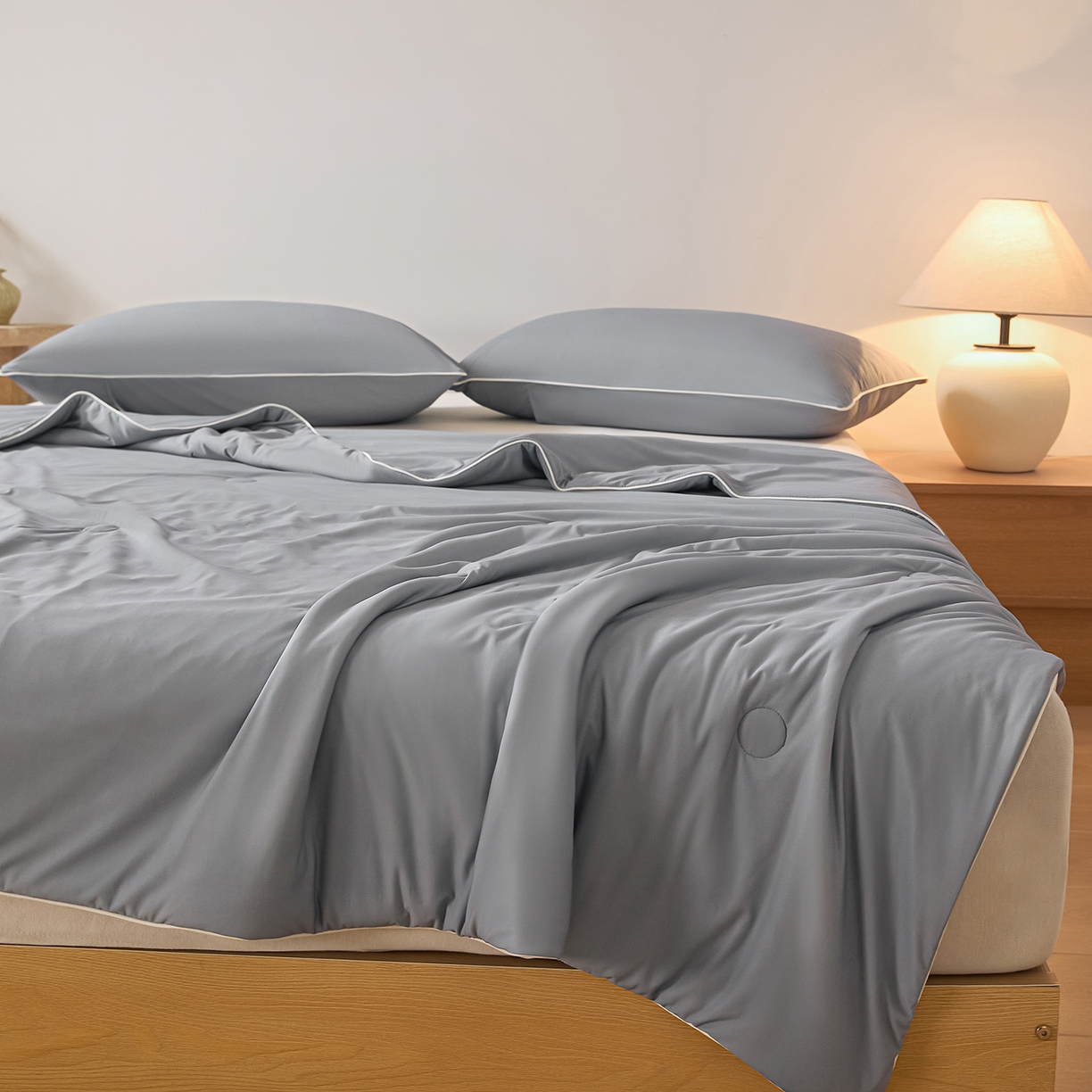 91家纺网 家纺一手货源 找家纺 寐眠 2026新款凉感纯色双拼夏被夏凉被空调被-风格二 云灰冰柔