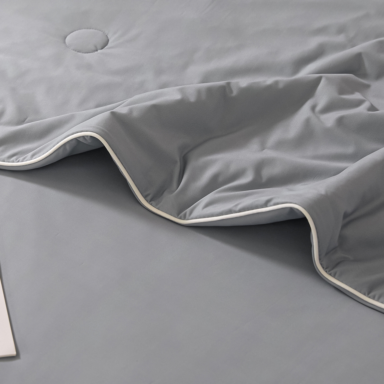 91家纺网 家纺一手货源 找家纺 寐眠 2026新款凉感纯色双拼夏被夏凉被空调被-风格二 云灰冰柔