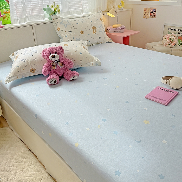 91家纺网 家纺一手货源 找家纺 依庭 2026新款12868全棉纯棉印花床笠小熊天文馆