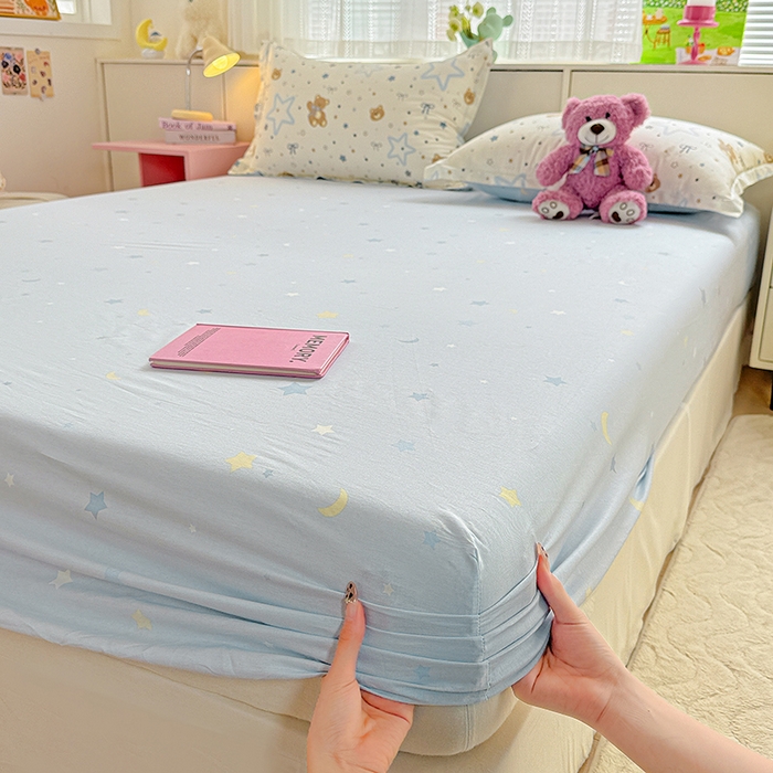 91家纺网 家纺一手货源 找家纺 依庭 2026新款12868全棉纯棉印花床笠小熊天文馆