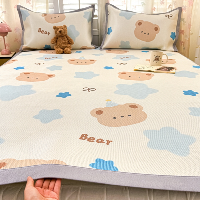 91家纺网 家纺一手货源 找家纺 川悦生活 2026新款时尚数码印花冰藤席 熊仔小歪