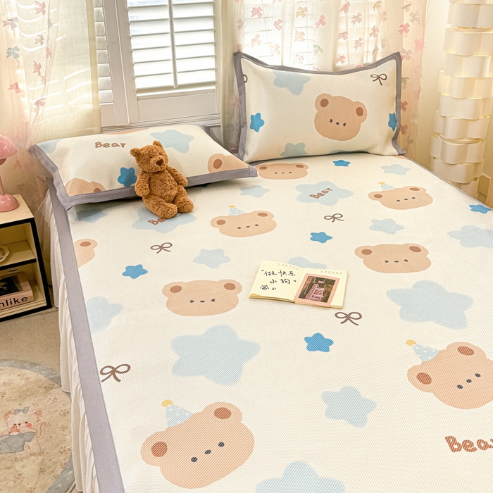 91家纺网 家纺一手货源 找家纺 川悦生活 2026新款时尚数码印花冰藤席 熊仔小歪