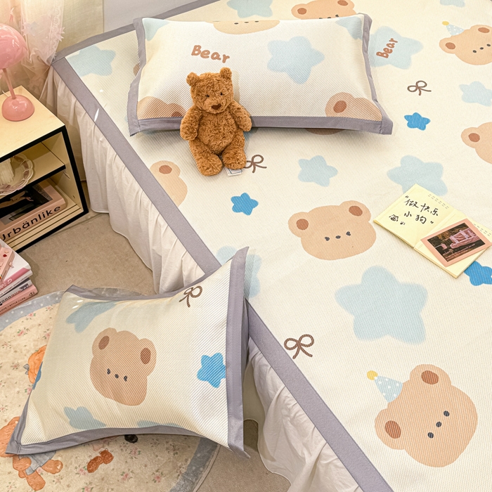 91家纺网 家纺一手货源 找家纺 川悦生活 2026新款时尚数码印花冰藤席 熊仔小歪