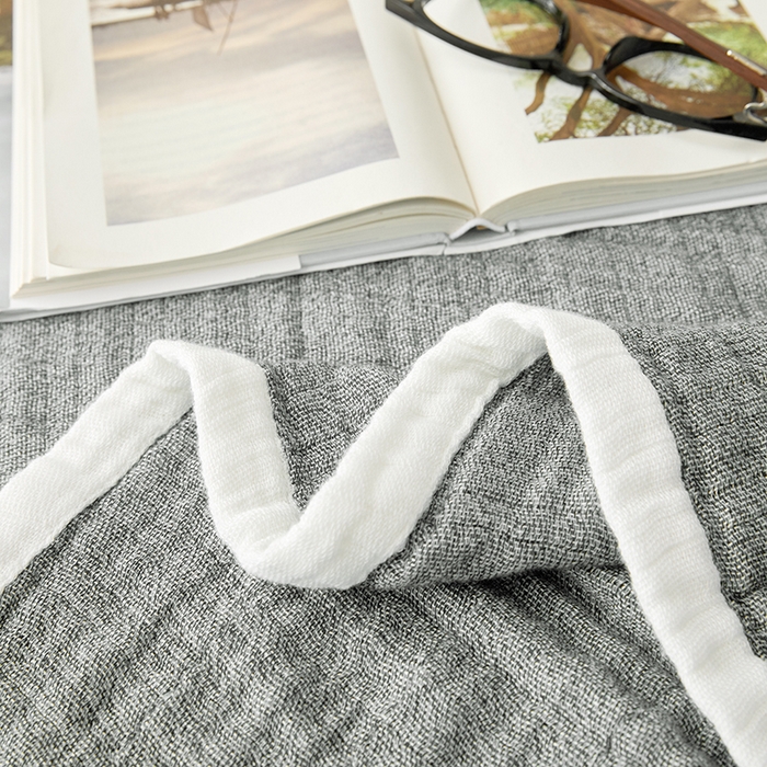 91家纺网 家纺一手货源 找家纺 （总）卡奥家纺 2026新款全棉水洗三层纱盖毯-初见