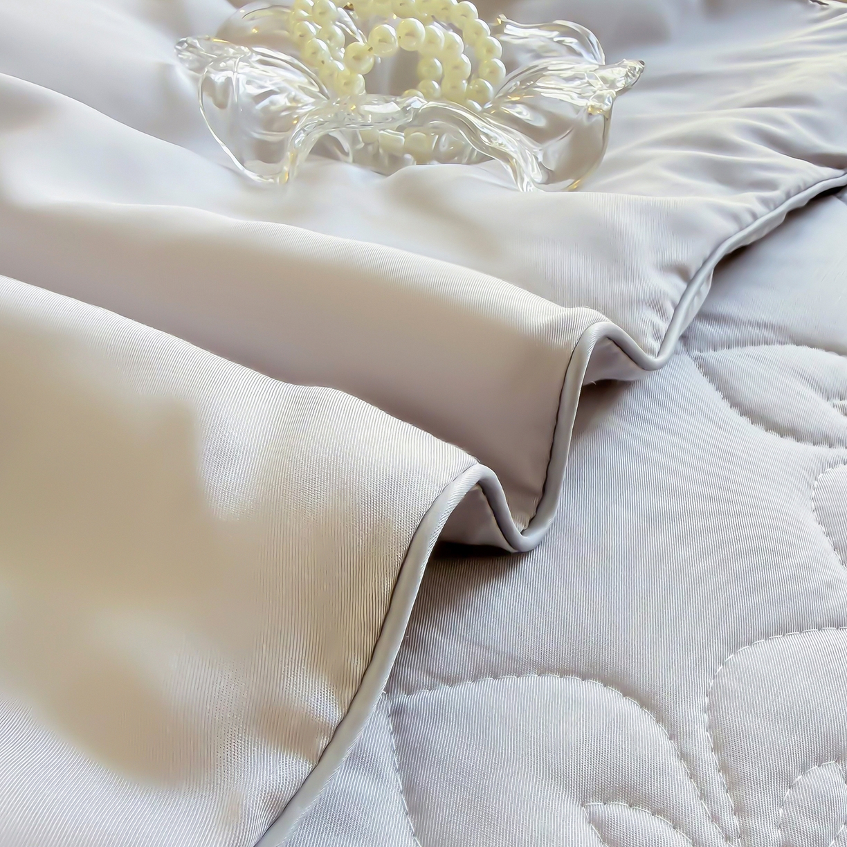 91家纺网 家纺一手货源 找家纺 （总）三俏家纺 2026新款夏被100%莱赛尔天丝纯色床盖款夏被四件套60支天丝夏凉被