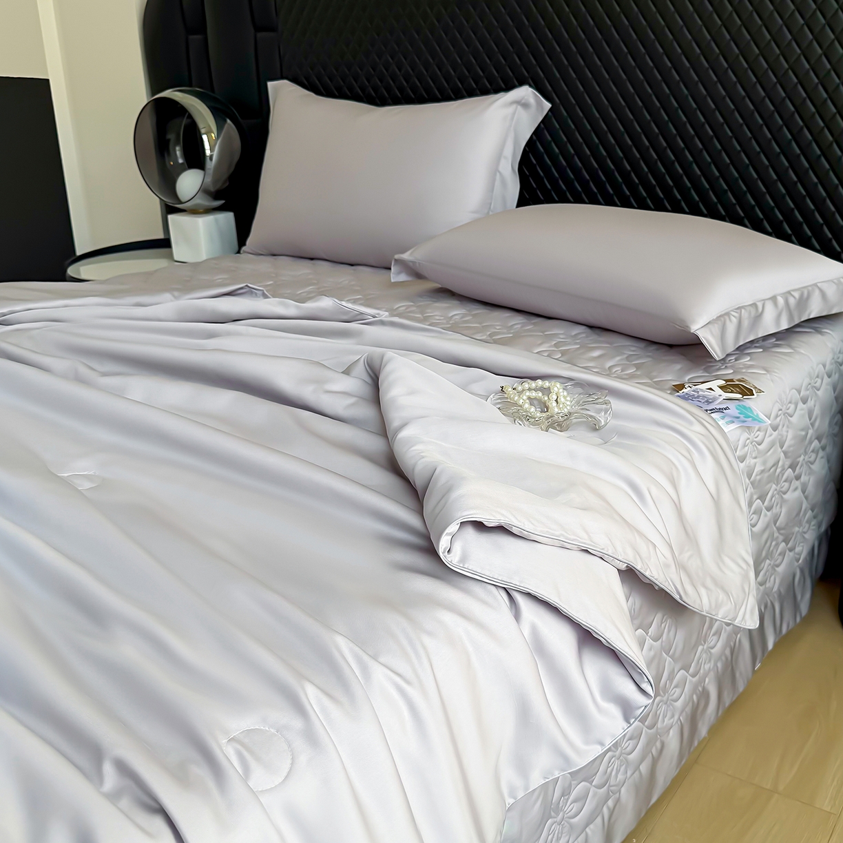 91家纺网 家纺一手货源 找家纺 （总）三俏家纺 2026新款夏被100%莱赛尔天丝纯色床盖款夏被四件套60支天丝夏凉被