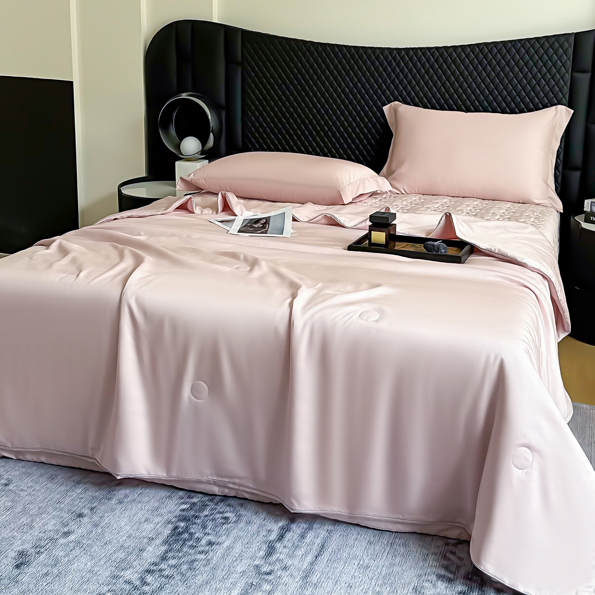 91家纺网 家纺一手货源 找家纺 三俏家纺 2026新款夏被100%莱赛尔天丝纯色床盖款夏被四件套60支天丝夏凉被 裸粉色