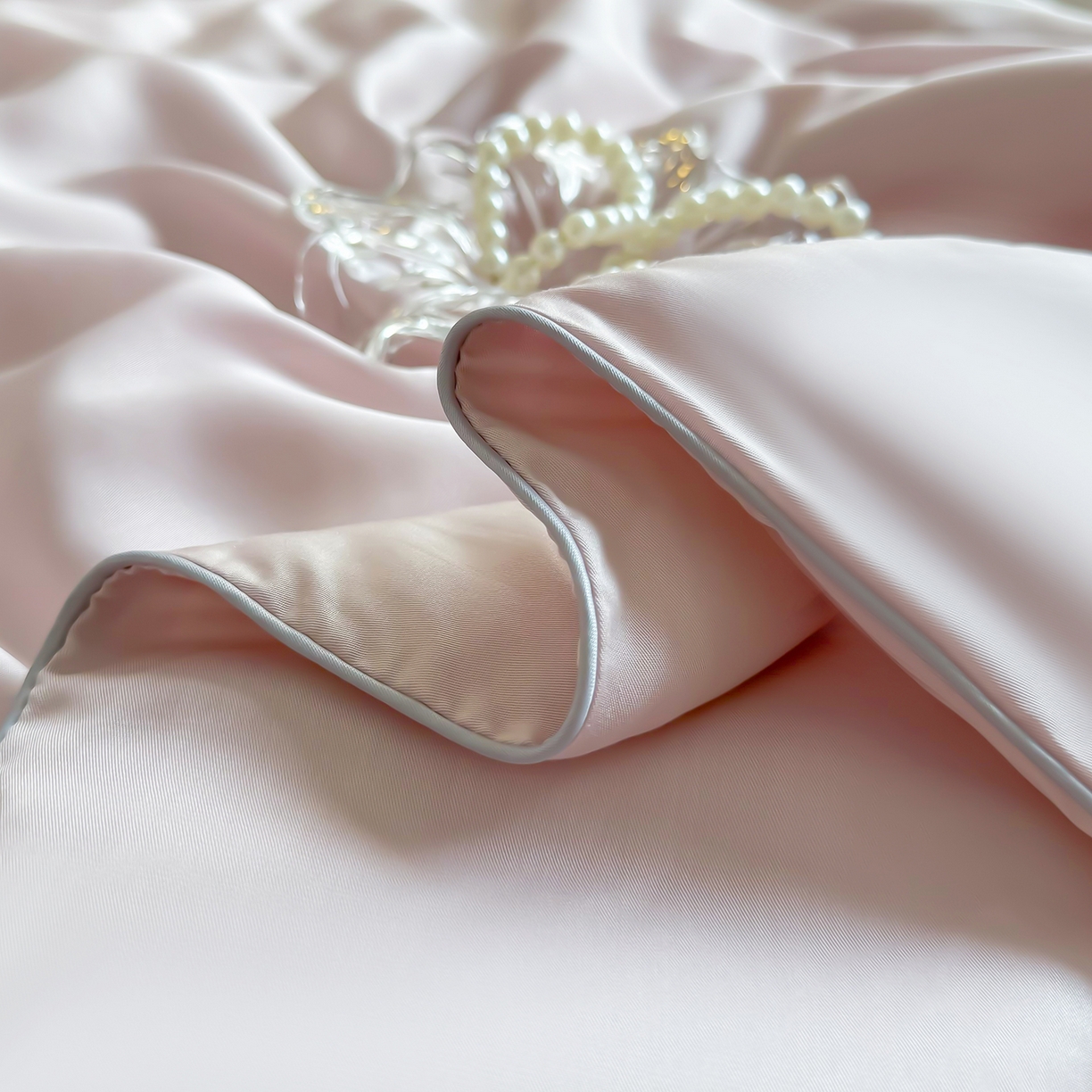 91家纺网 家纺一手货源 找家纺 三俏家纺 2026新款夏被100%莱赛尔天丝纯色床盖款夏被四件套60支天丝夏凉被 裸粉色