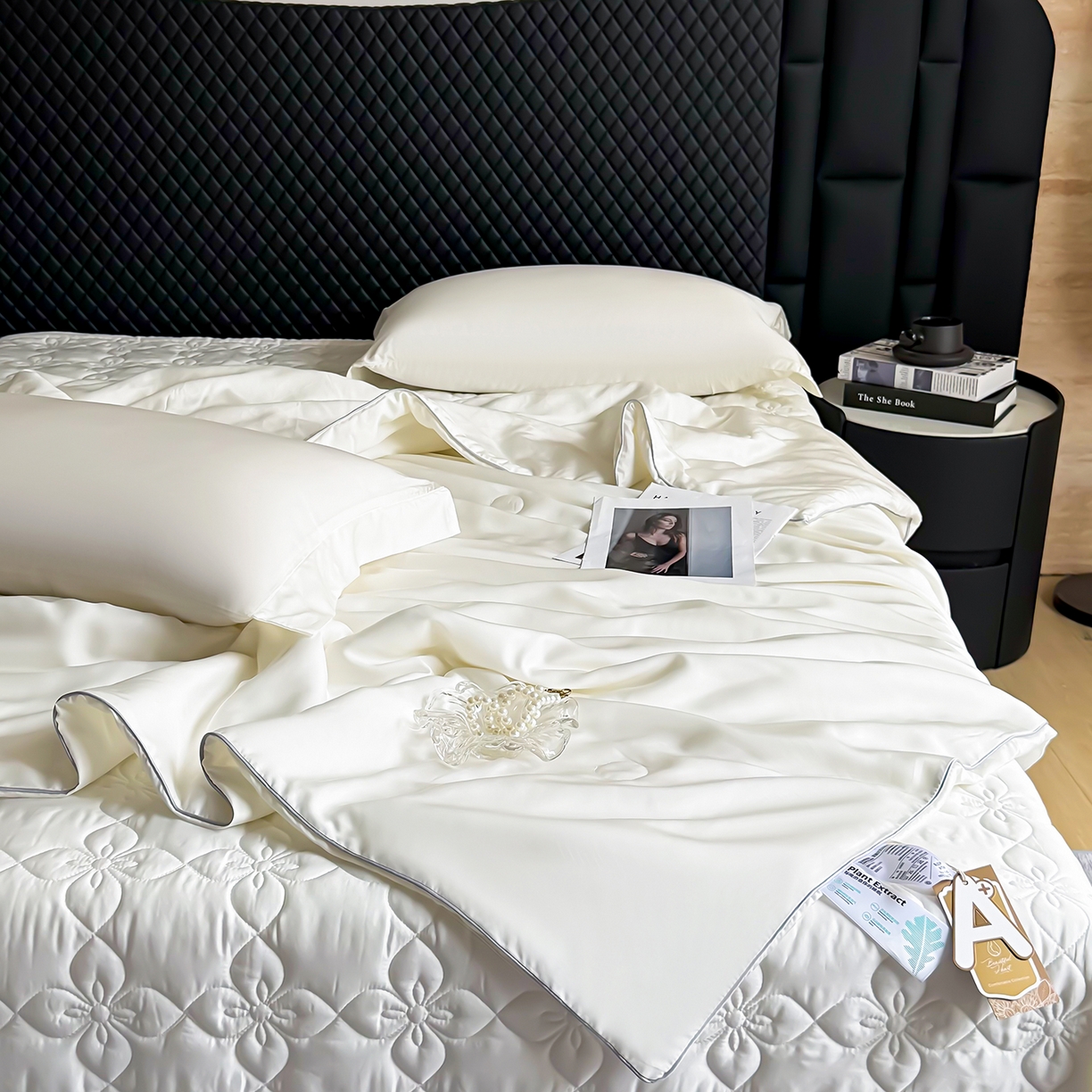 91家纺网 家纺一手货源 找家纺 三俏家纺 2026新款夏被100%莱赛尔天丝纯色床盖款夏被四件套60支天丝夏凉被 米白色