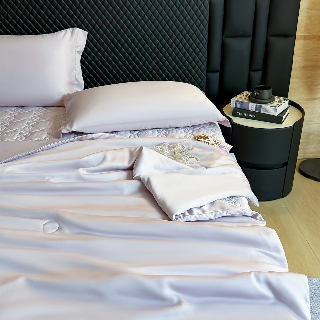 91家纺网 家纺一手货源 找家纺 三俏家纺 2026新款夏被100%莱赛尔天丝纯色床盖款夏被四件套60支天丝夏凉被 香芋紫