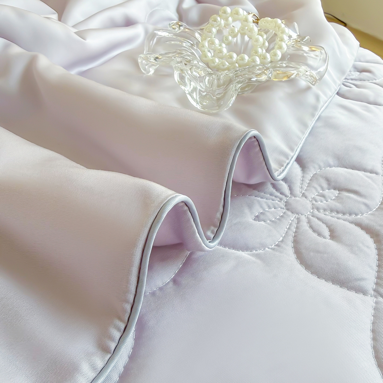 91家纺网 家纺一手货源 找家纺 三俏家纺 2026新款夏被100%莱赛尔天丝纯色床盖款夏被四件套60支天丝夏凉被 香芋紫