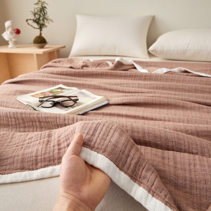 91家纺网 家纺一手货源 找家纺 卡奥家纺 2026新款全棉水洗三层纱盖毯-初见 初见-咖