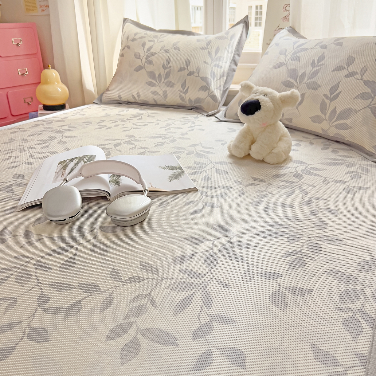 91家纺网 家纺一手货源 找家纺 川悦生活 2026新款时尚数码印花冰藤席 叶雨-银沐