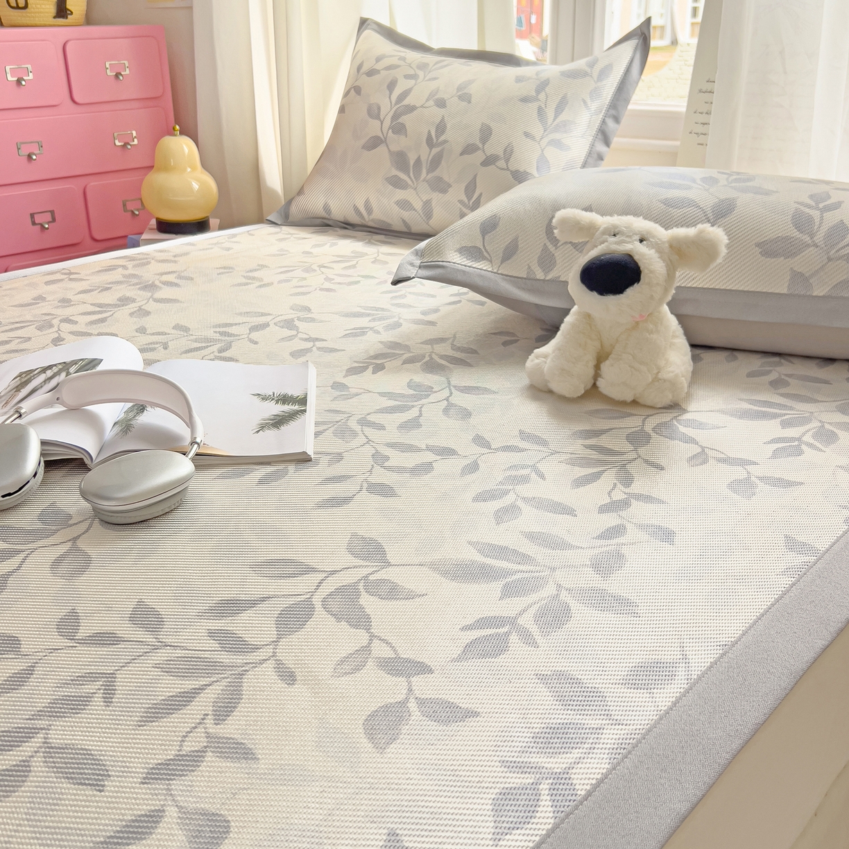 91家纺网 家纺一手货源 找家纺 川悦生活 2026新款时尚数码印花冰藤席 叶雨-银沐