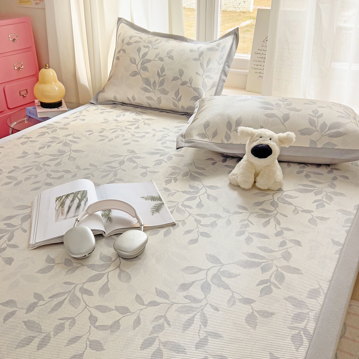 91家纺网 家纺一手货源 找家纺 川悦生活 2026新款时尚数码印花冰藤席 叶雨-银沐