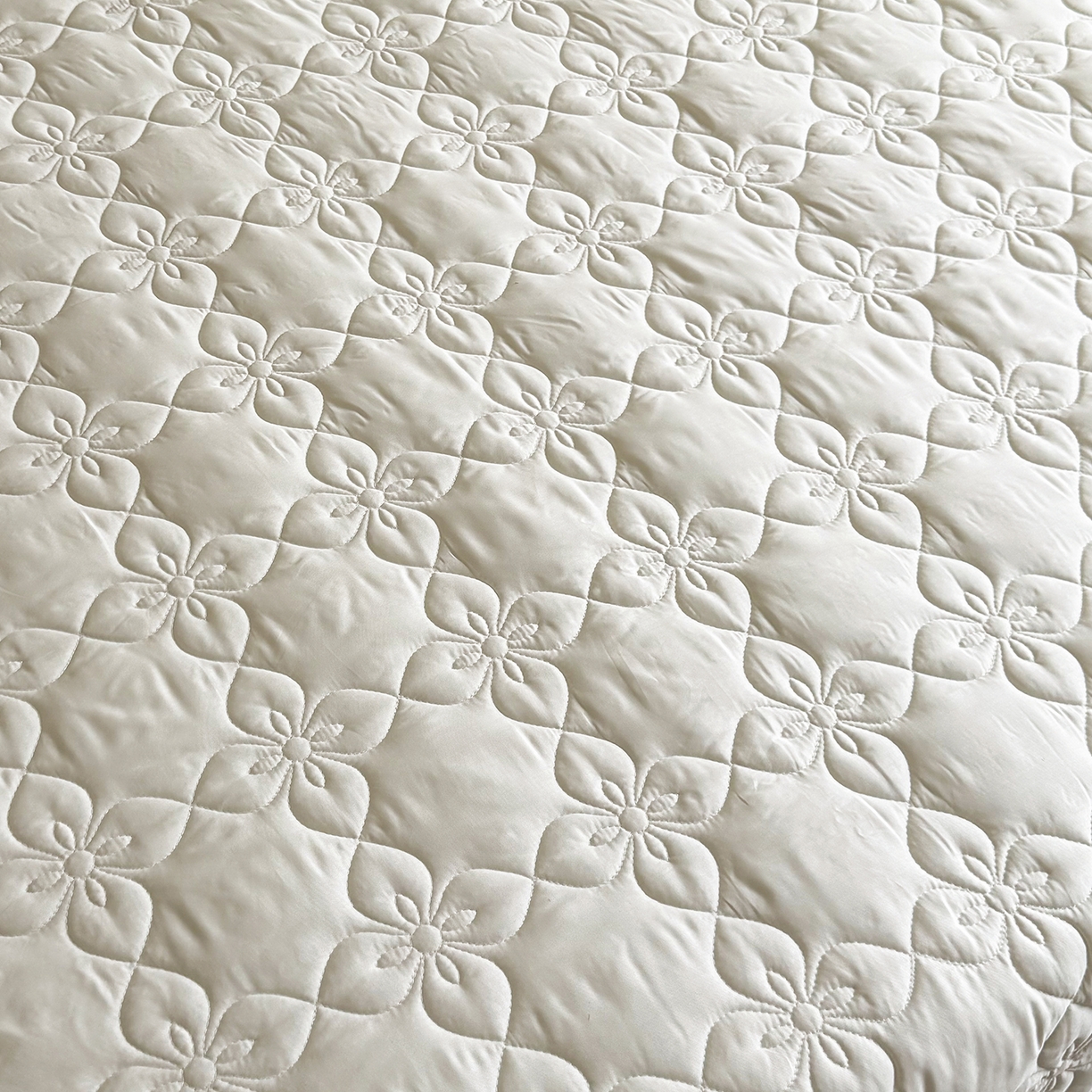 91家纺网 家纺一手货源 找家纺 （总）三俏家纺 2026新款60支双面天丝床盖纯色