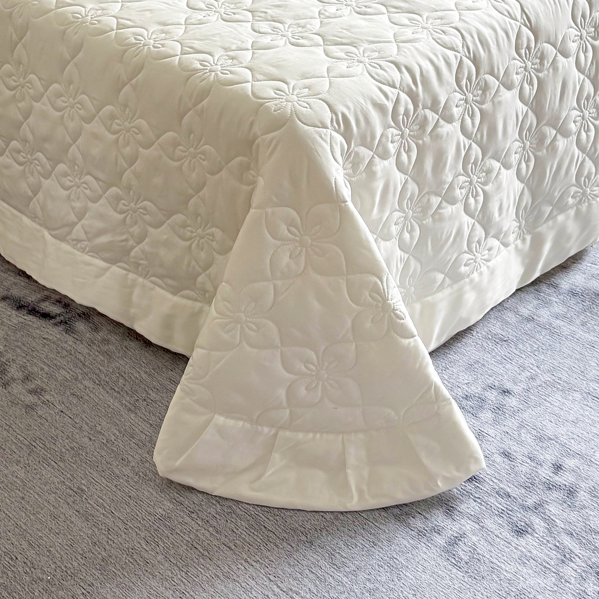 91家纺网 家纺一手货源 找家纺 （总）三俏家纺 2026新款60支双面天丝床盖纯色