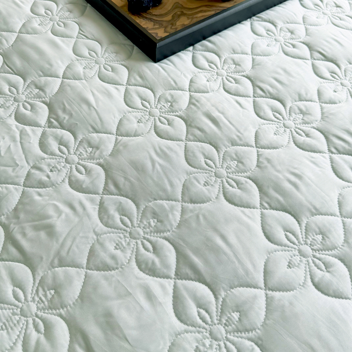 91家纺网 家纺一手货源 找家纺 三俏家纺 2026新款60支双面天丝床盖纯色 薄荷绿