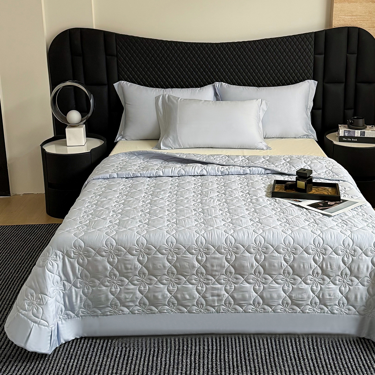 91家纺网 家纺一手货源 找家纺 三俏家纺 2026新款60支双面天丝床盖纯色 浅灰色