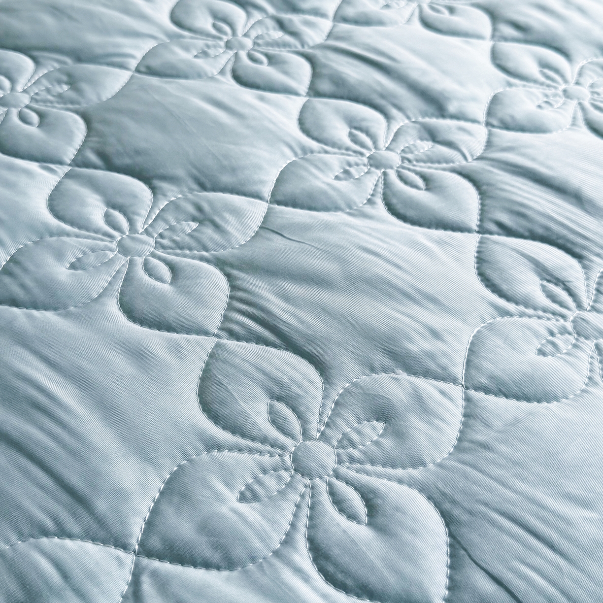 91家纺网 家纺一手货源 找家纺 三俏家纺 2026新款60支双面天丝床盖纯色 浅青蓝