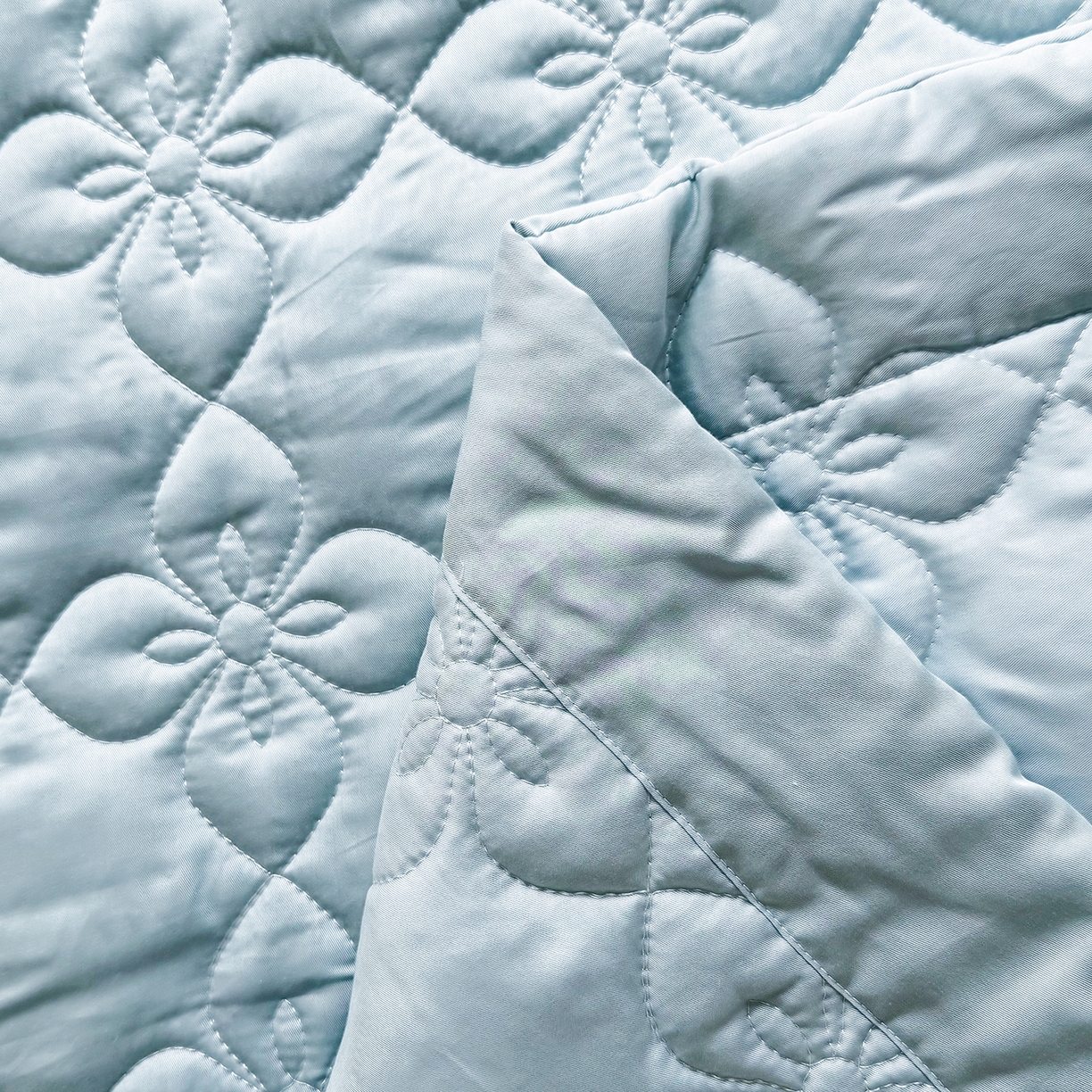 91家纺网 家纺一手货源 找家纺 三俏家纺 2026新款60支双面天丝床盖纯色 浅青蓝