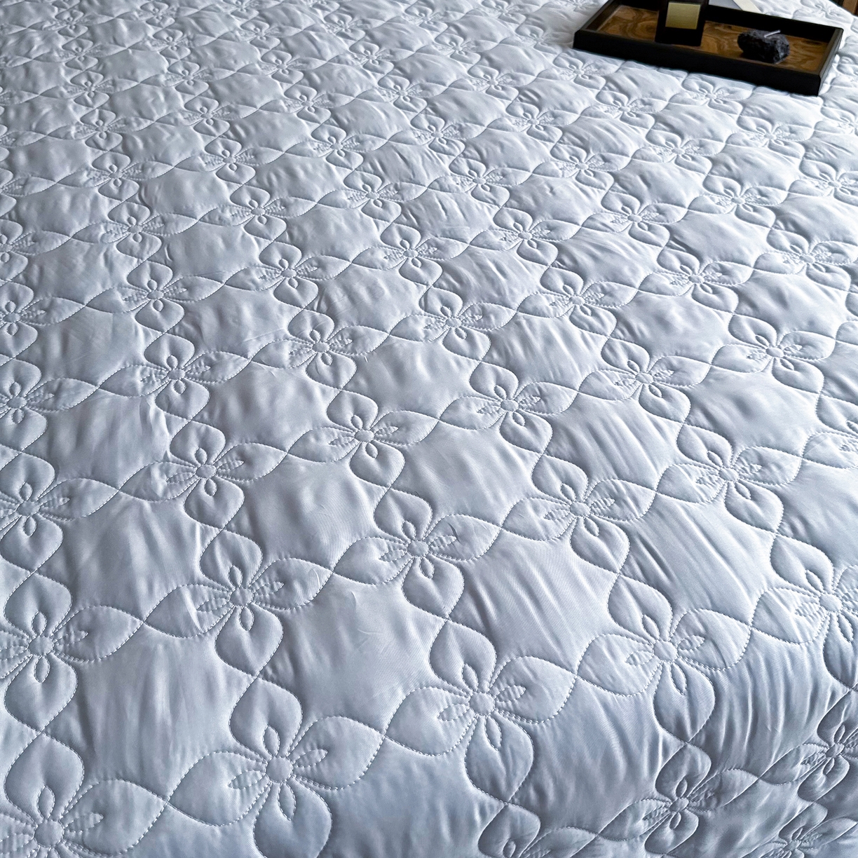 91家纺网 家纺一手货源 找家纺 三俏家纺 2026新款60支双面天丝床盖纯色 雾霾蓝