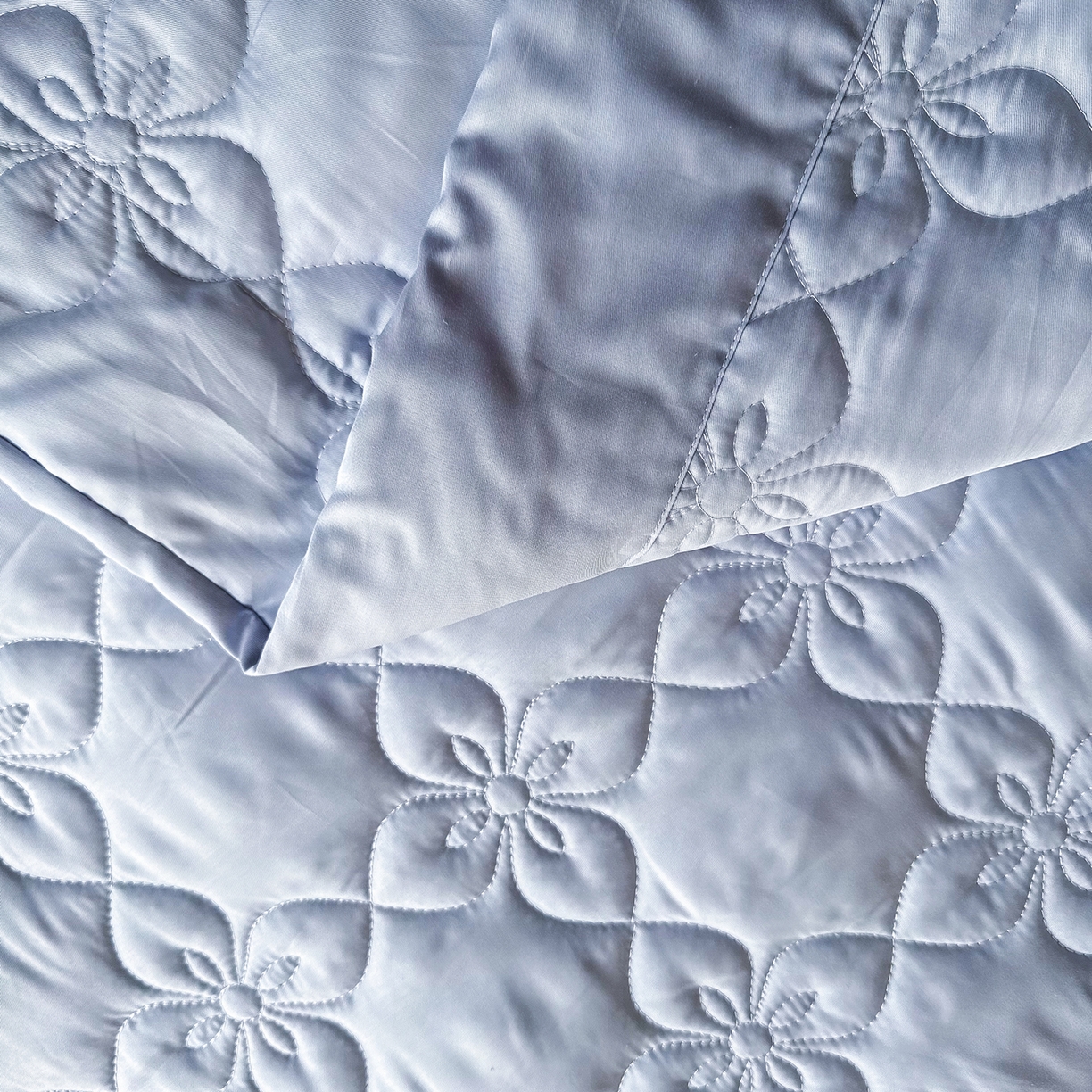 91家纺网 家纺一手货源 找家纺 三俏家纺 2026新款60支双面天丝床盖纯色 雾霾蓝