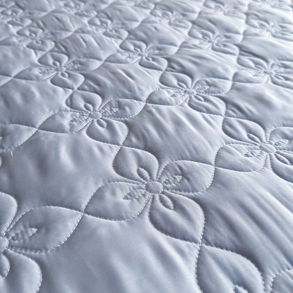 91家纺网 家纺一手货源 找家纺 三俏家纺 2026新款60支双面天丝床盖纯色 雾霾蓝