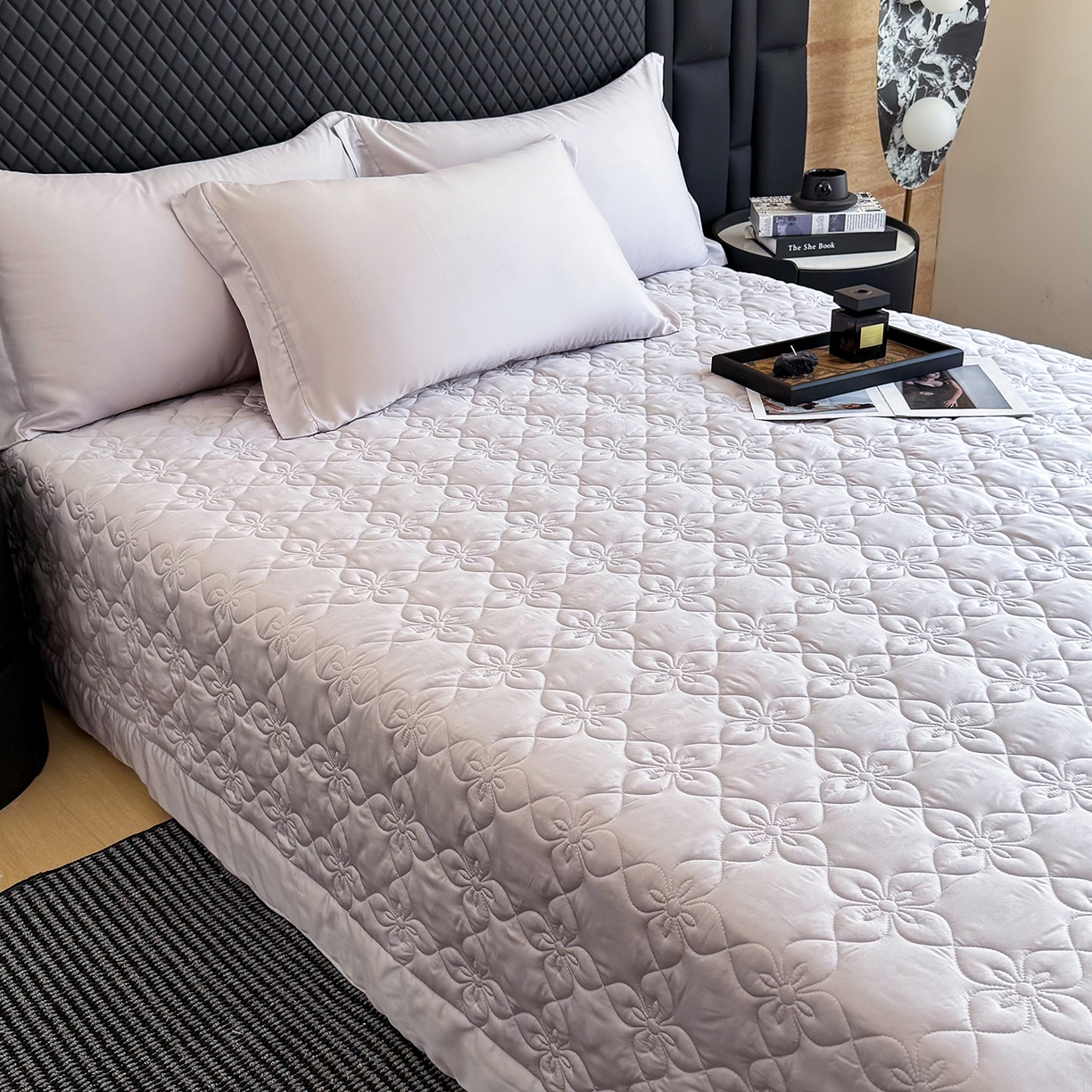 91家纺网 家纺一手货源 找家纺 三俏家纺 2026新款60支双面天丝床盖纯色 香芋紫