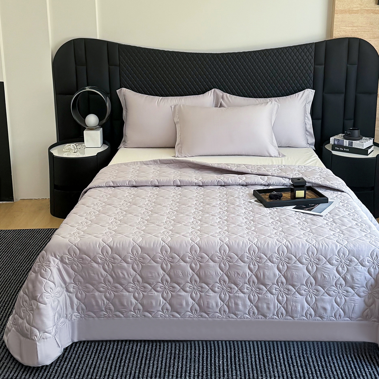 91家纺网 家纺一手货源 找家纺 三俏家纺 2026新款60支双面天丝床盖纯色 香芋紫