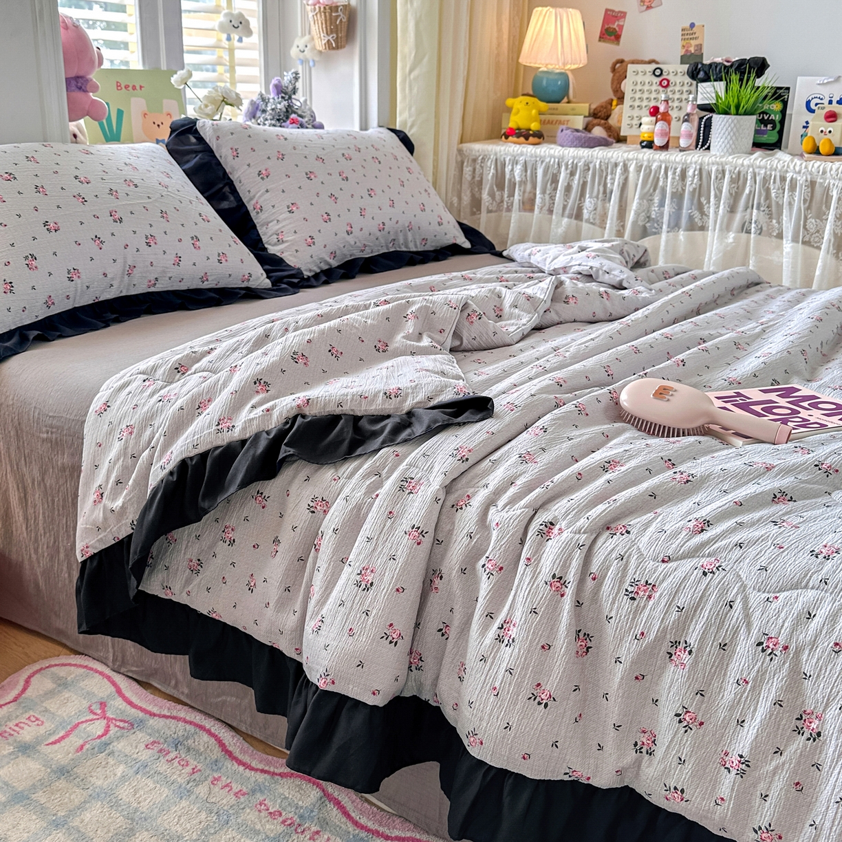 91家纺网 家纺一手货源 找家纺 优卡迪家纺馆 2026新款皱皱棉黑花边夏被四件套下载文件包含买家秀 花园日记(花边款)