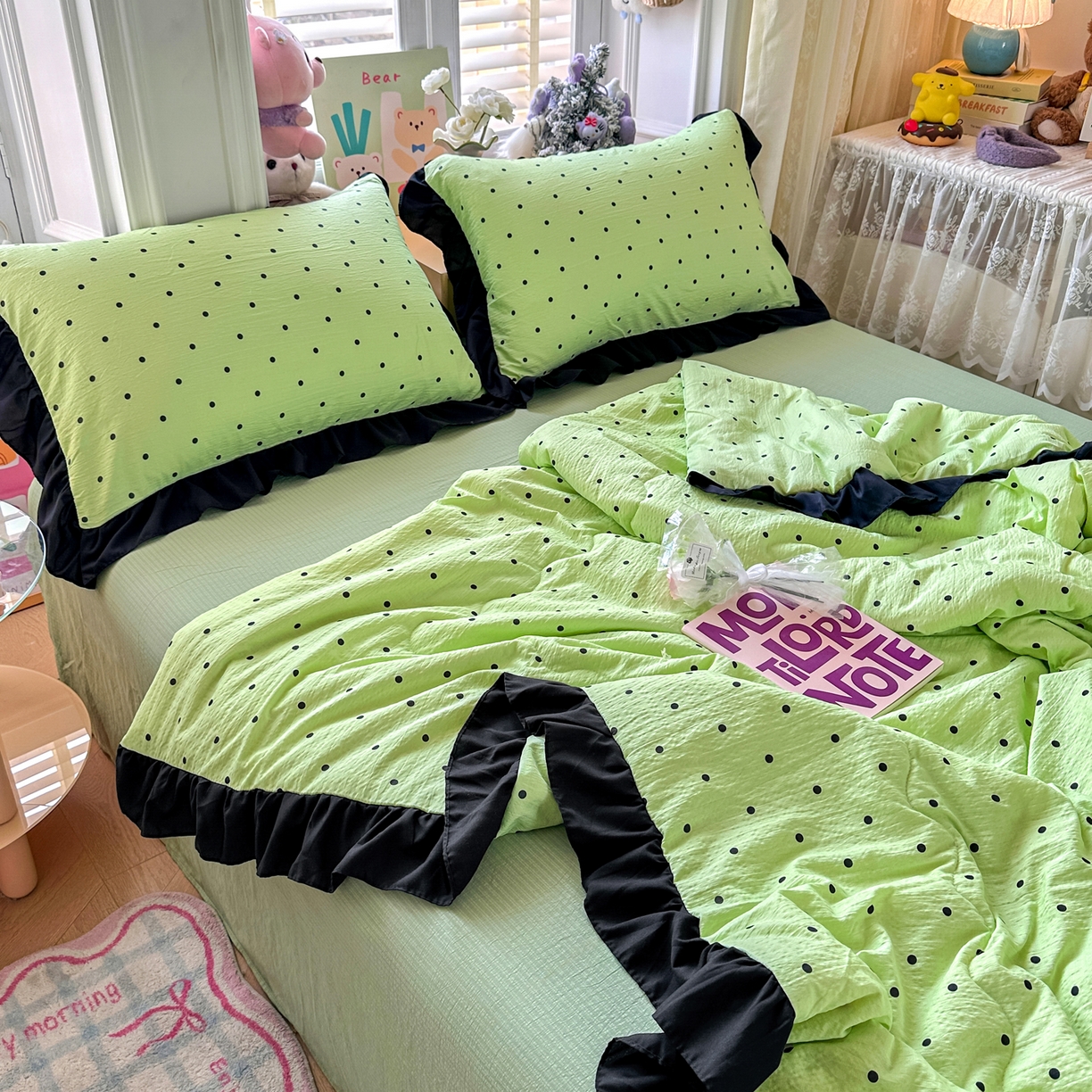 91家纺网 家纺一手货源 找家纺 优卡迪家纺馆 2026新款皱皱棉黑花边夏被四件套下载文件包含买家秀 波点生活-绿(花边款)