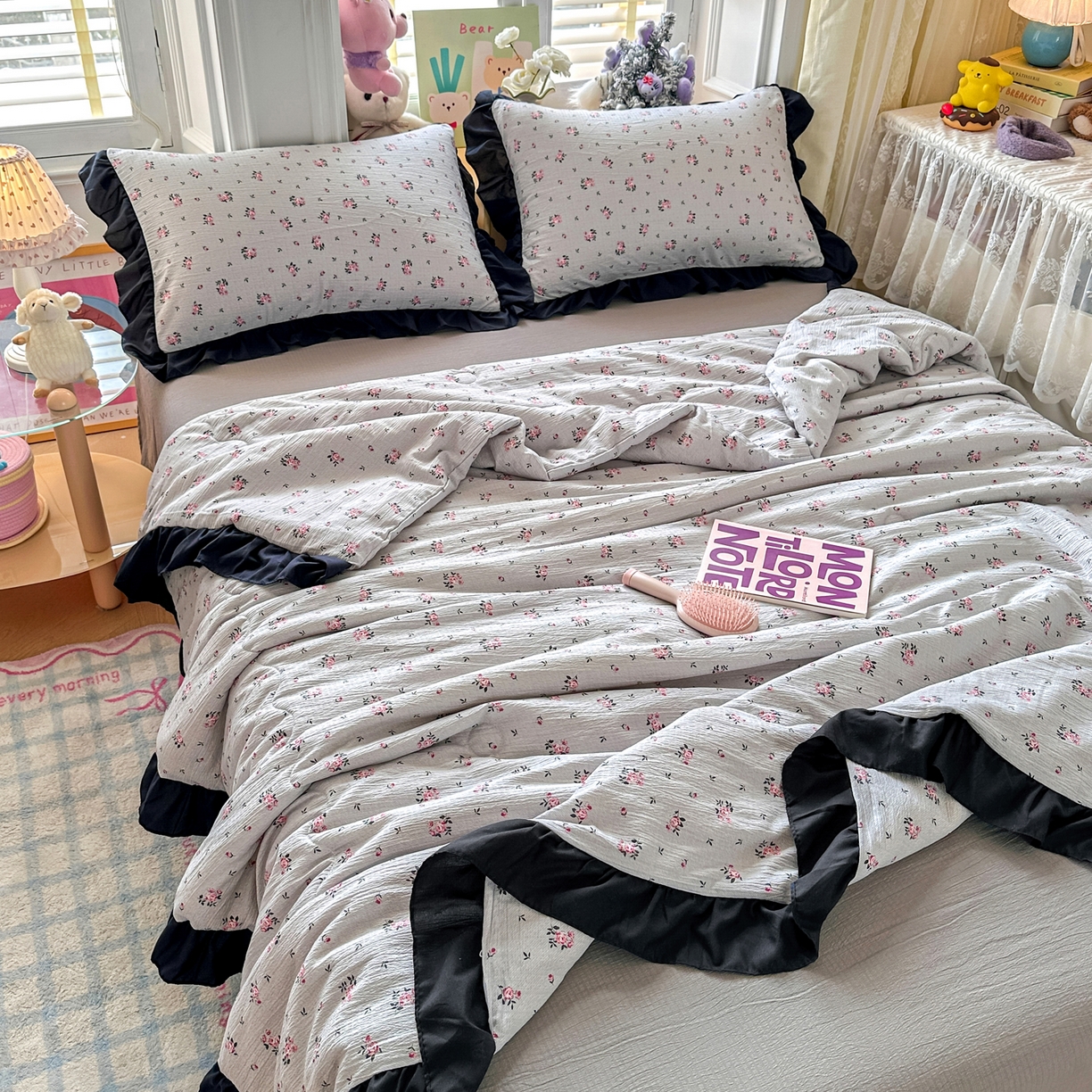 91家纺网 家纺一手货源 找家纺 优卡迪家纺馆 2026新款皱皱棉黑花边夏被四件套下载文件包含买家秀 花园日记(花边款)
