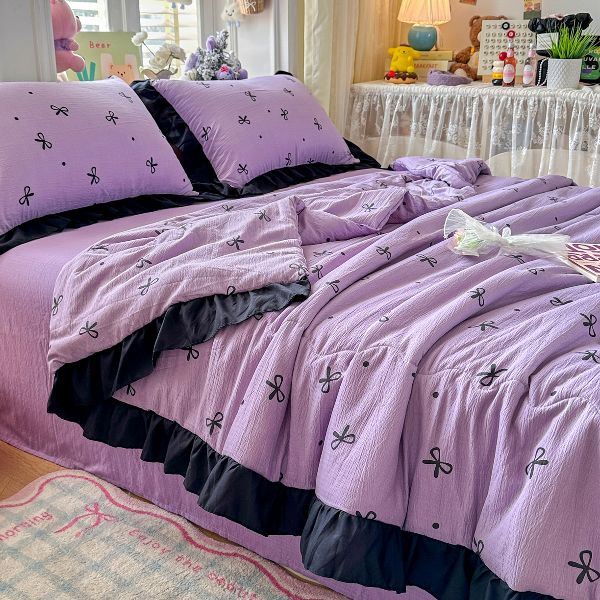 91家纺网 家纺一手货源 找家纺 优卡迪家纺馆 2026新款皱皱棉黑花边夏被四件套下载文件包含买家秀 紫苏(花边款)