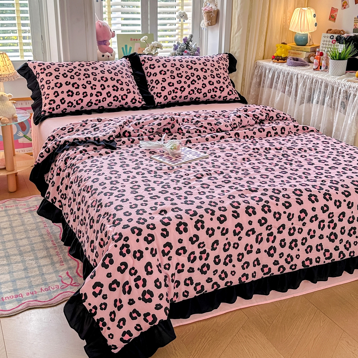 91家纺网 家纺一手货源 找家纺 优卡迪家纺馆 2026新款皱皱棉黑花边夏被四件套下载文件包含买家秀 云影星斑-粉(花边款)