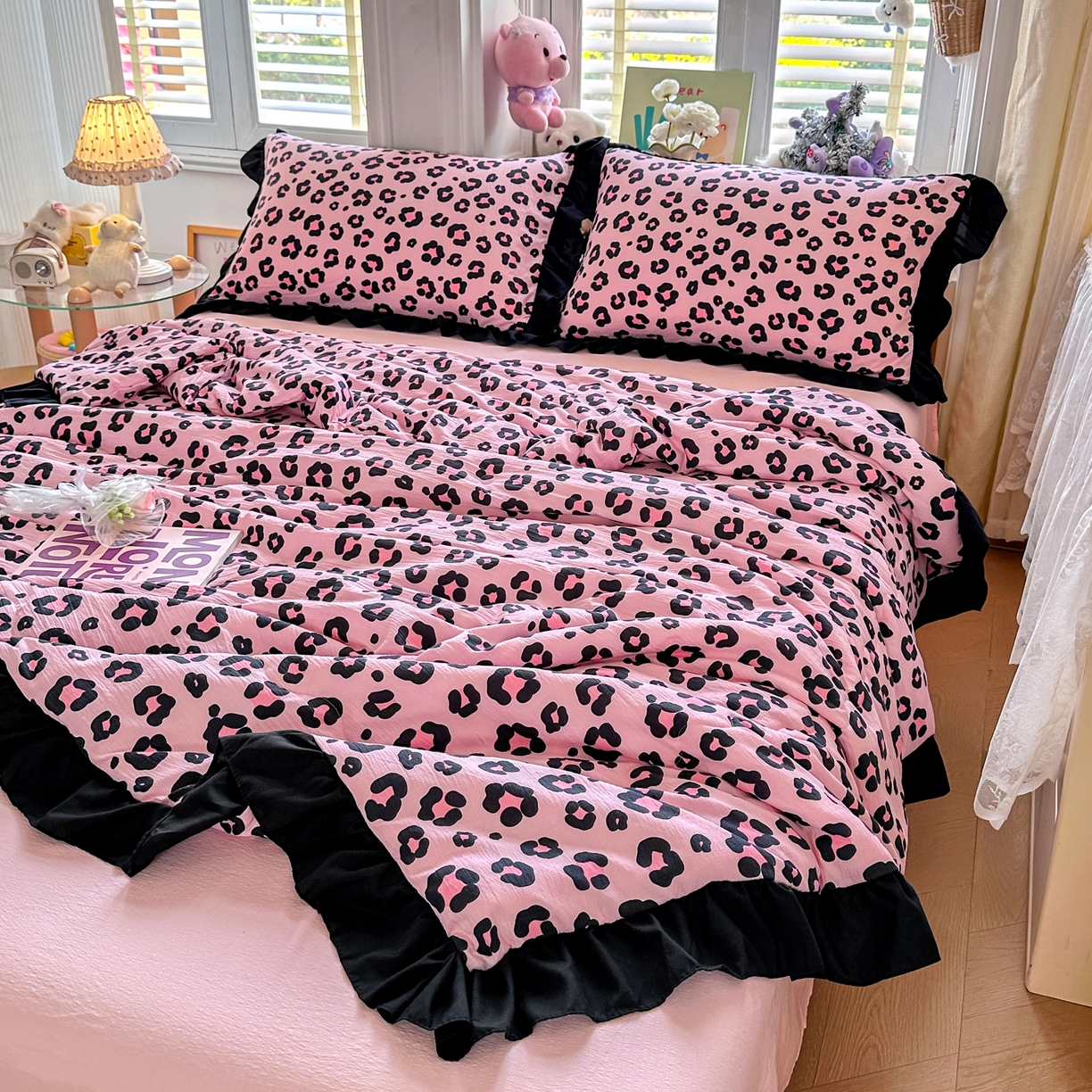 91家纺网 家纺一手货源 找家纺 优卡迪家纺馆 2026新款皱皱棉黑花边夏被四件套下载文件包含买家秀 云影星斑-粉(花边款)